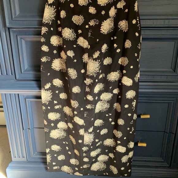 Long wrap around silk skirt - Picture 3 of 12